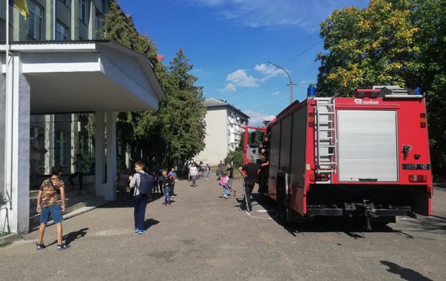 У Мукачеві 5 учнів потрапили в лікарню після розпилення невідомої речовини