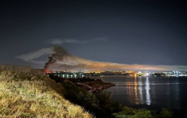 Удар по морскому заводу Севастополя. Минобороны РФ признало повреждение 2 кораблей
