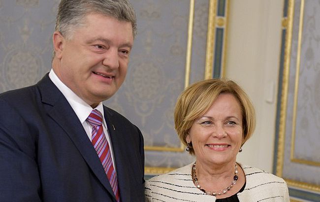 Порошенко с председателем ПА НАТО обсудил вопросы углубления партнерства с Украиной