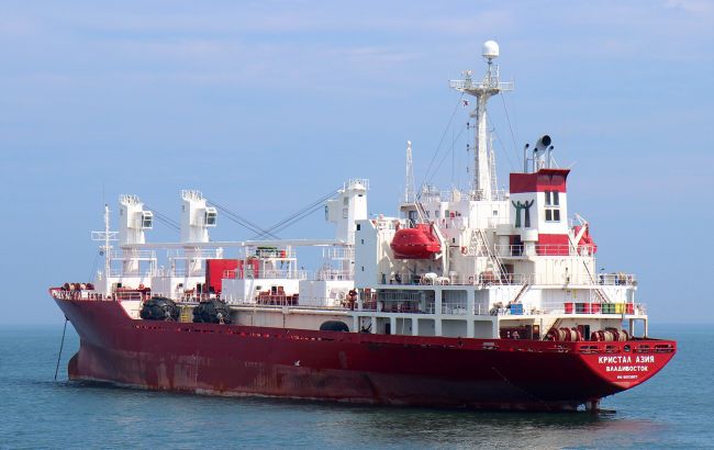 Біля берегів Південної Кореї загорілось російське судно, є постраждалі