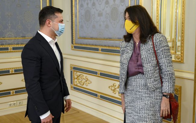 Зеленский пожаловался ОБСЕ на торможение урегулирования на Донбассе