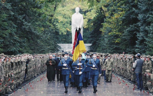В Харькове попрощались с погибшим в катастрофе Ан-26: фото и видео