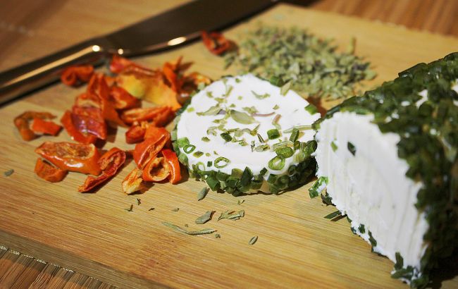 За уши не оттянешь: как легко приготовить плавленый сыр для бутербродов