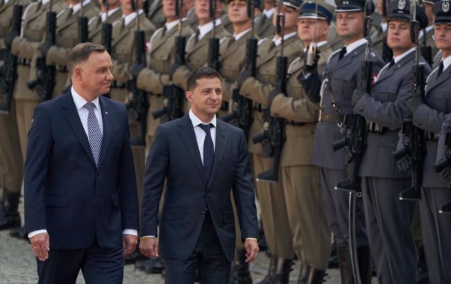 Зеленський готовий дозволити ексгумацію поляків в Україні