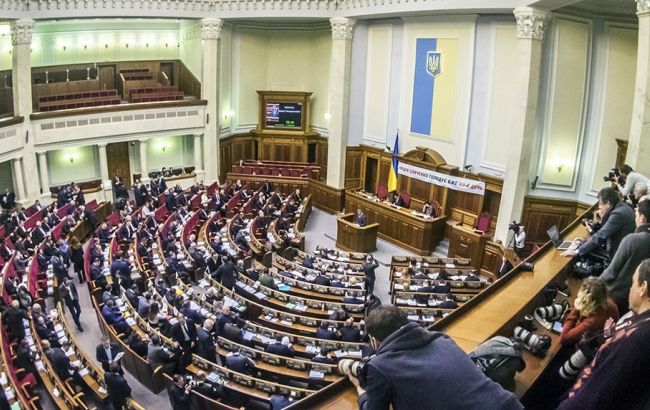 В Раде собрали 176 подписей за совмещение работы в парламенте и Кабмине