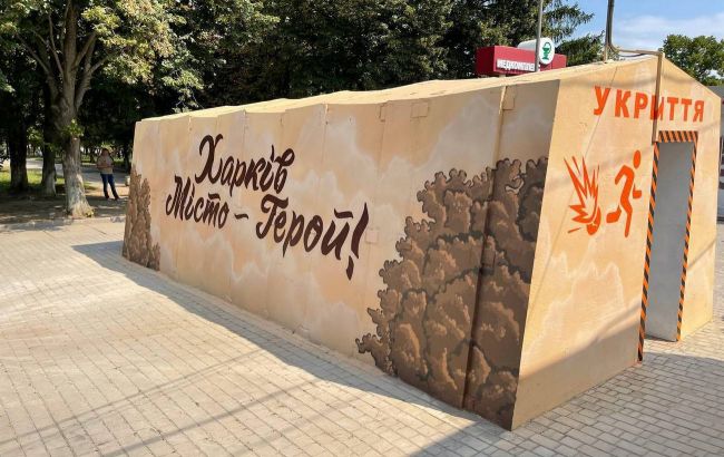 В Харькове установили первую безопасную автобусную остановку: как она выглядит