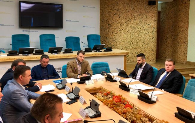 В Украине планируют изменить порядок растаможки "евроблях"