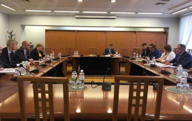 Миссия МВФ продолжает работать над новой программой для Украины