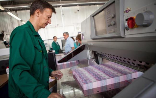 НБУ на 3 октября ослабил курс гривны до 26,65 грн/доллар