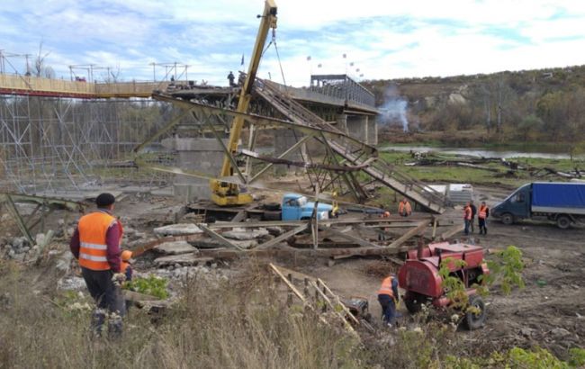 На переправі в Станиці Луганській тривають ремонтні роботи