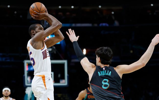 Форвард "Вашингтона" оформил роскошный данк одной рукой: момент дня в НБА