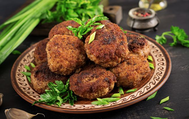 Рецепт смачних і бюджетних домашніх котлет: їх має приготувати кожен