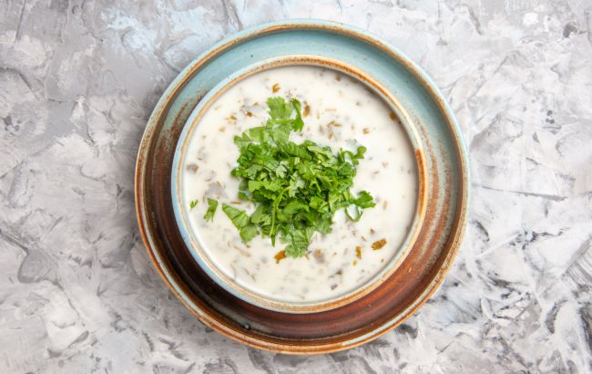 Легкий зелений суп із щавлем: простий рецепт літньої страви