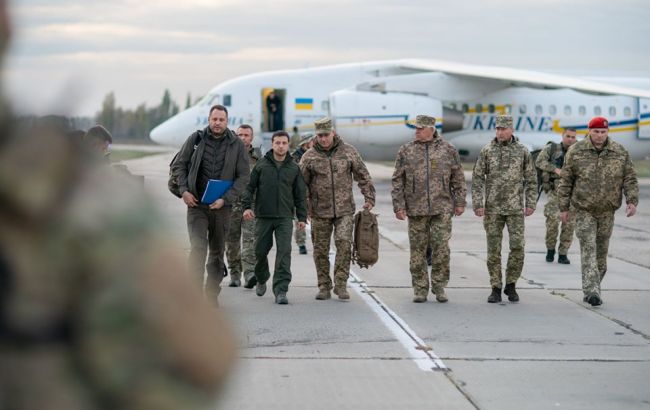 Появились фото со скандальной поездки Зеленского на Донбасс