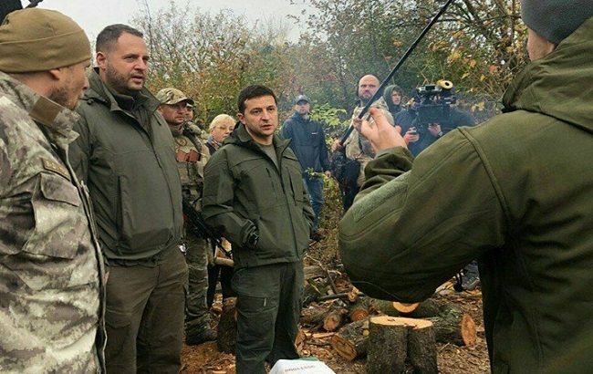 Добровольцы находятся в Золотом с оружием нелегально, - ООС