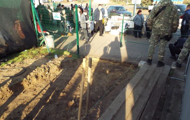 На КПВВ "Станица Луганская" откроют еще одну полосу пропуска