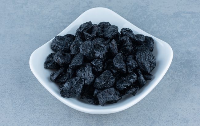 Їжте чорнослив в цей час, щоб покращити травлення