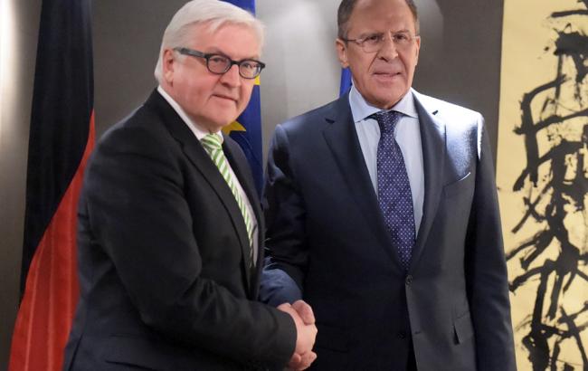 Лавров говорил с Керри и Штайнмайером о реализации минских соглашений