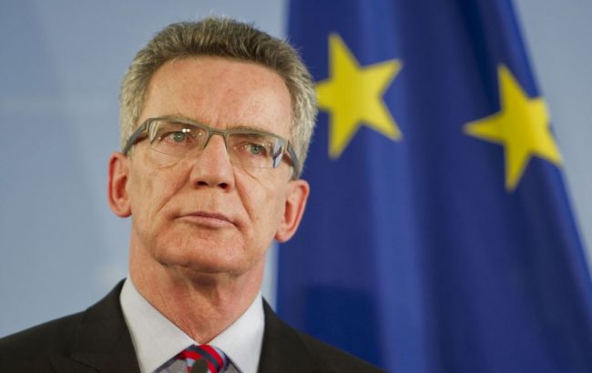 Глава МВС Німеччини допустив закриття кордонів для біженців