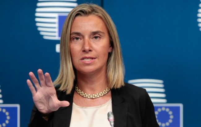 Могерини и Гройсман обсудили выход из политического кризиса в Украине