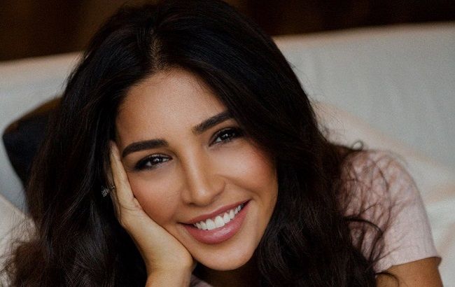 Маленька красуня: Санта Дімопулос похвалилася "вокальними" талантами маленької доньки