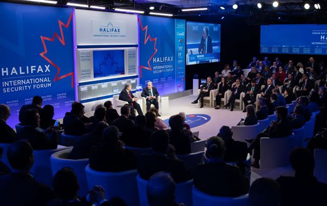 Порошенко примет участие в форуме по вопросам безопасности в Галифаксе