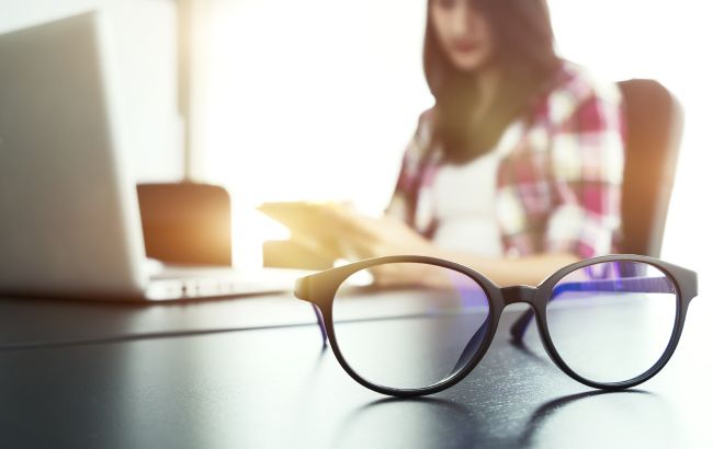 Эти привычки могут лишить вас зрения: что категорически делать нельзя