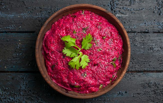 Гості будуть у захваті. Як оригінально подати "шубу": шеф-кухар поділився авторським рецептом