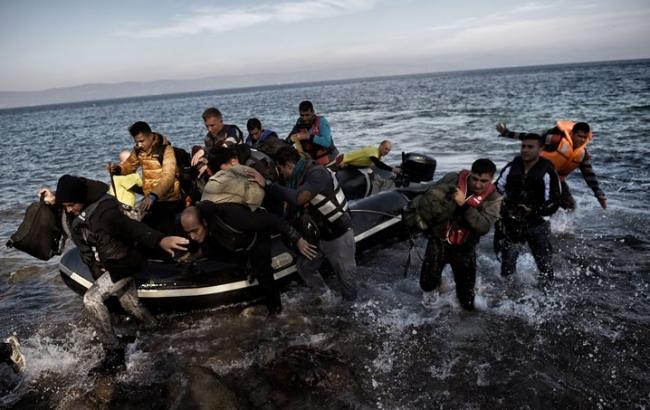 У побережья Турции затонуло судно с беженцами, есть погибшие