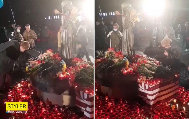 У Києві дідусь їв хліб з меморіалу пам'яті жертв Голодомору (відео)