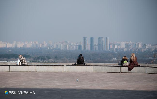 По усій території України очікується дощ, місцями з мокрим снігом: погода на завтра