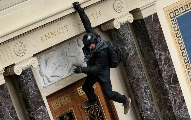 В Конгрессе США одобрили создание комиссии по расследованию беспорядков в Капитолии