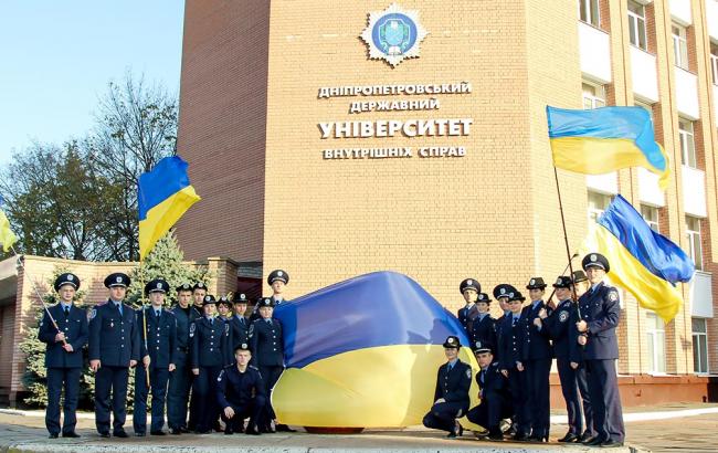 У Дніпропетровську на хабарі затримали начальника одного з факультетів ДДУВС