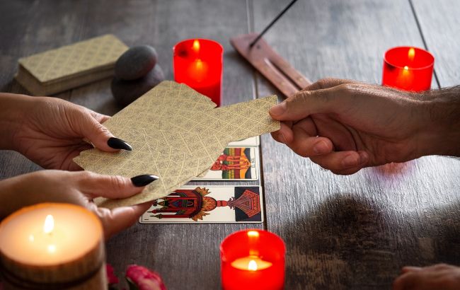 Таро-гороскоп на 18 липня: Терези отримають погані новини, а Діви - почнуть все з нуля