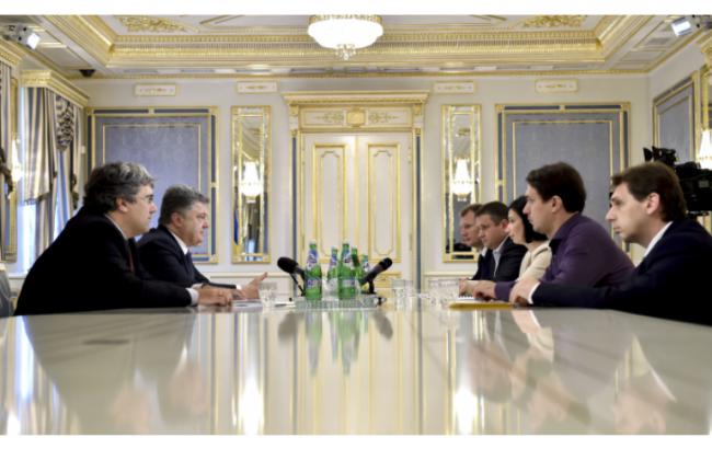 Порошенко призвал общественность приобщиться к обеспечению честных выборов