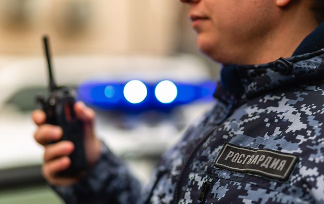 Под Москвой мужчина забаррикадировался в доме и открыл огонь по силовикам