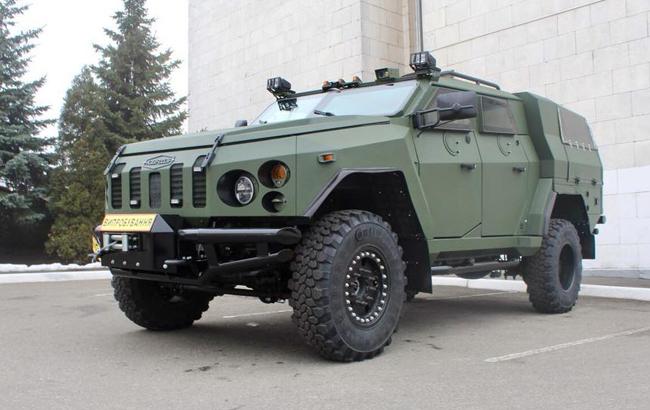 НГУ и Минобороны досрочно получили партию бронемашин "Варта", которые отправят в зону АТО
