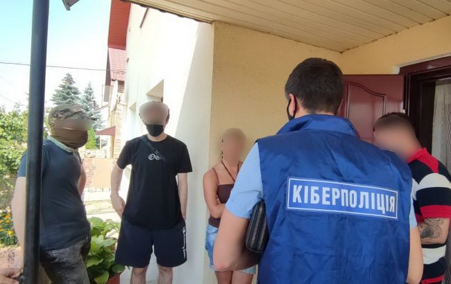 В Україні заблокували фінансову піраміду: вкладники погоріли на 250 млн гривень