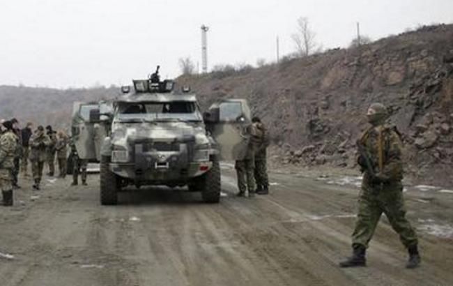 Бойовики продовжують обстрілювати позиції сил АТО і населені пункти, - штаб