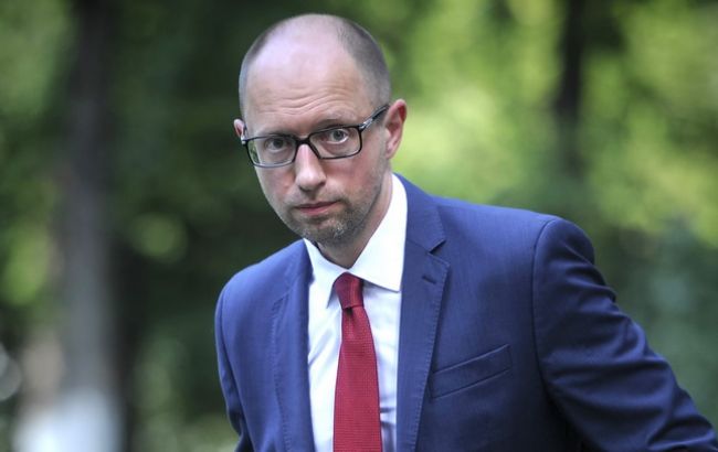 Яценюк поручил Климкину уведомить ОБСЕ о нарушении Россией минских соглашений