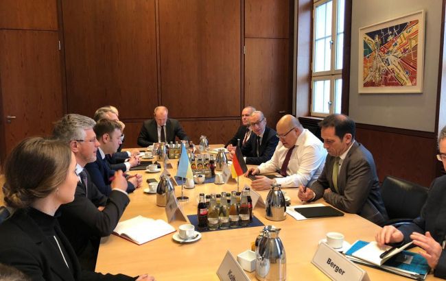 Оржель назвал предмет трехсторонних газовых переговоров