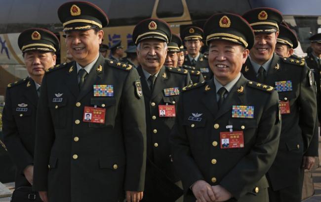 Китай увеличит военный бюджет на 7% в 2017