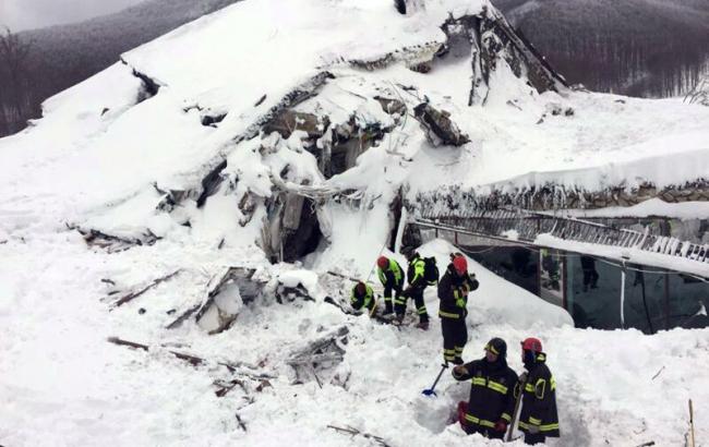 Лавина в Италии: число пропавших возросло до 24 человек