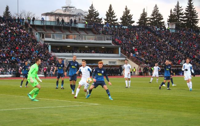 "Динамо" и "Десна" оштрафованы за поведение болельщиков в матче УПЛ