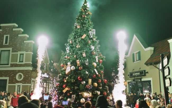 Открытие ёлки в аутлет-городке &laquo;Мануфактура&raquo;