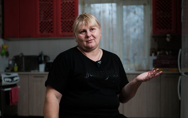 "Дорослі діти нікому не треба". Історія мами, яка всиновила 8 дітей і врятувала їх від окупації (відео)