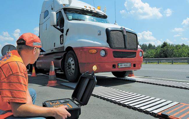 Мининфраструктуры введет автоматический весовой контроль на транспорте