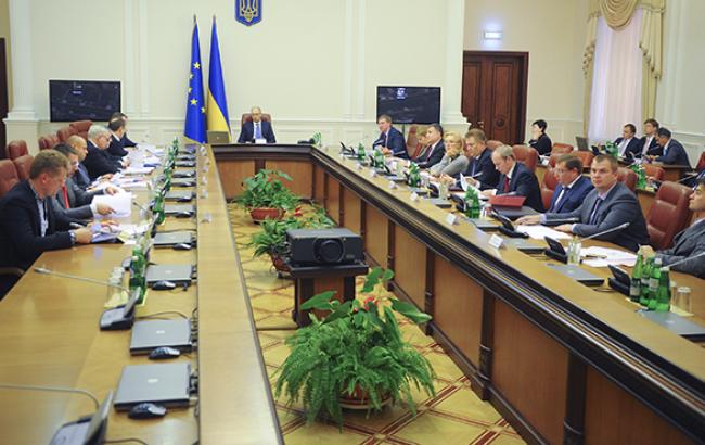 Кабмин утвердил список из 14 персон нон грата в Украине за поддержку российской агрессии