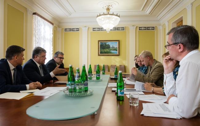 Порошенко предлагает ВР отменить е-декларирование антикоррупционных общественных организаций