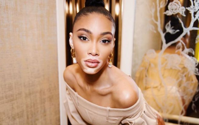 Она совершенна: Винни Харлоу заворожила соблазнительным телом в облегающем наряде